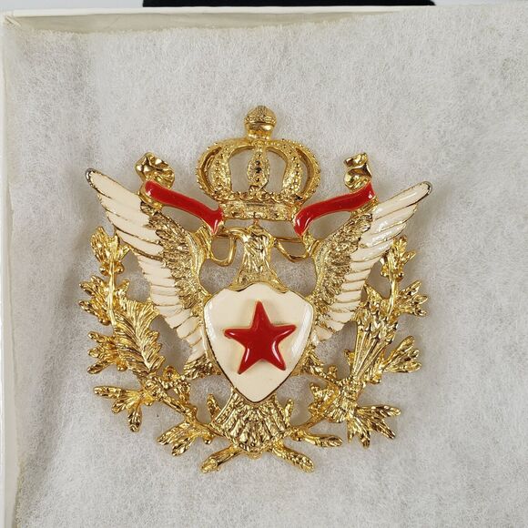 Vintage DaneCraft Coat of Arms Eagle Crown Ribbon Leaves Gold Heraldic Brooch - Picture 13 of 13